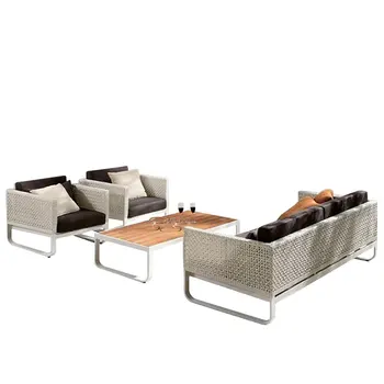 Комбинированный диван на открытом воздухе, терраса, бассейн, журнальный столик из ротанга, небольшой балкон для отдыха