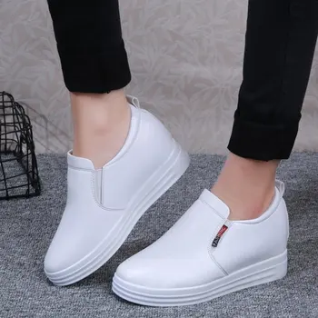 Осенние Новые модные женские белые туфли на платформе, увеличивающие внутренний рост, повседневная спортивная обувь, женская зимняя плюс бархатная теплая обувь
